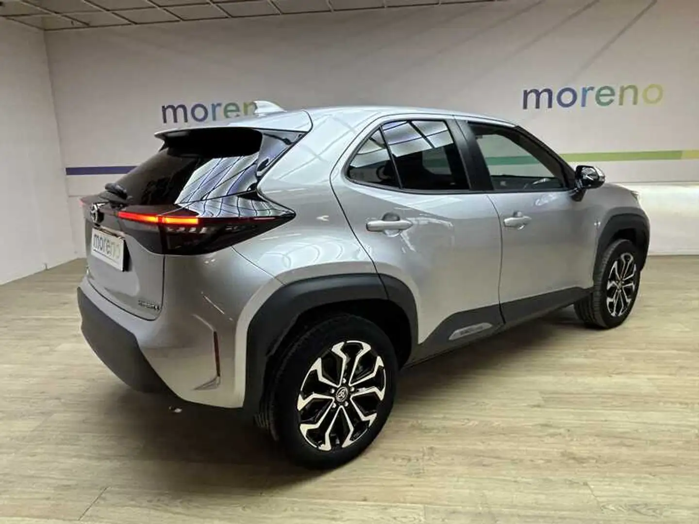 Toyota Yaris Cross 1.5h Trend fwd 116 CV e-cvt 2WD Argento - 2