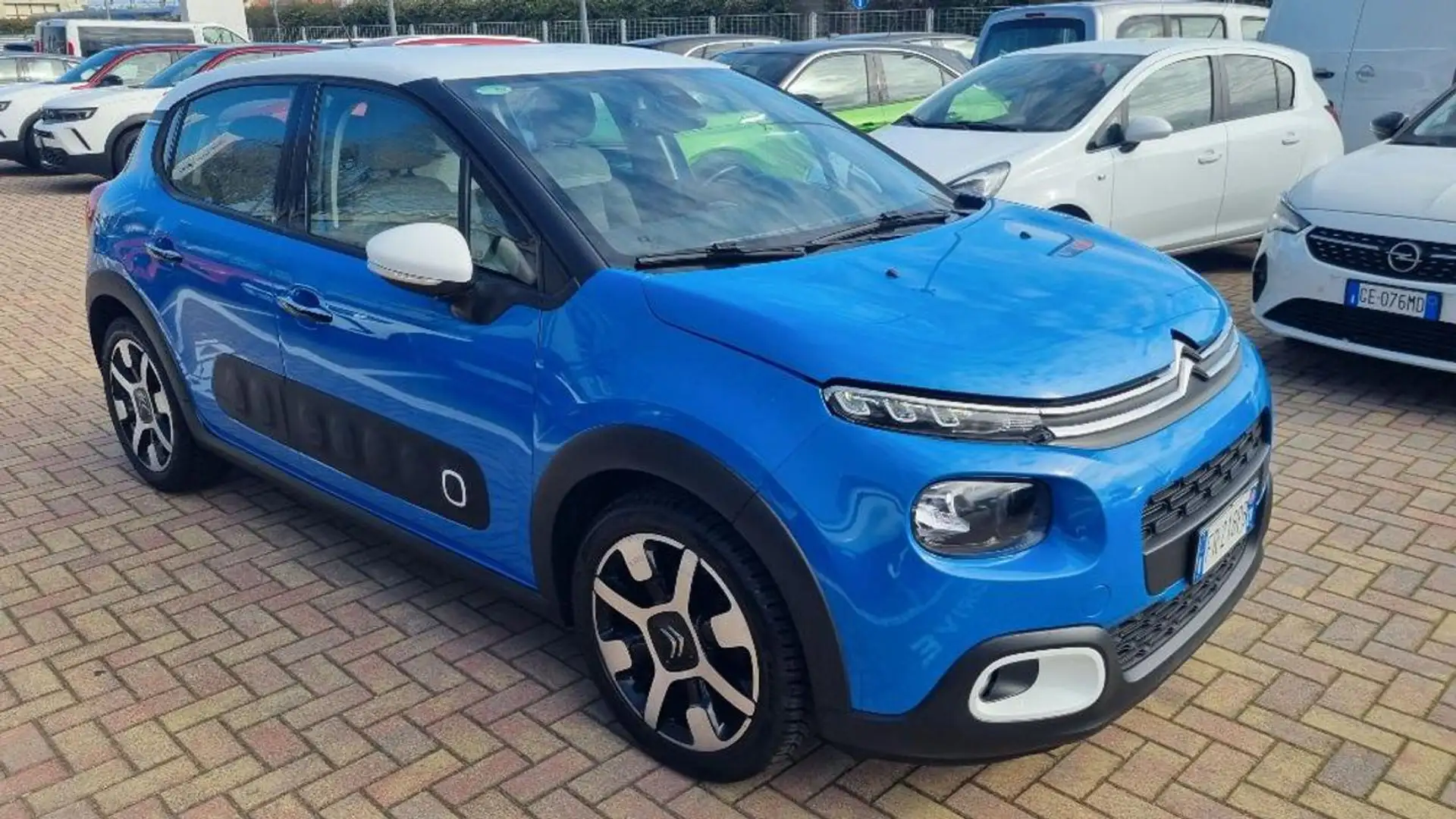 Citroen C3 PureTech 82 Feel Blau - 2