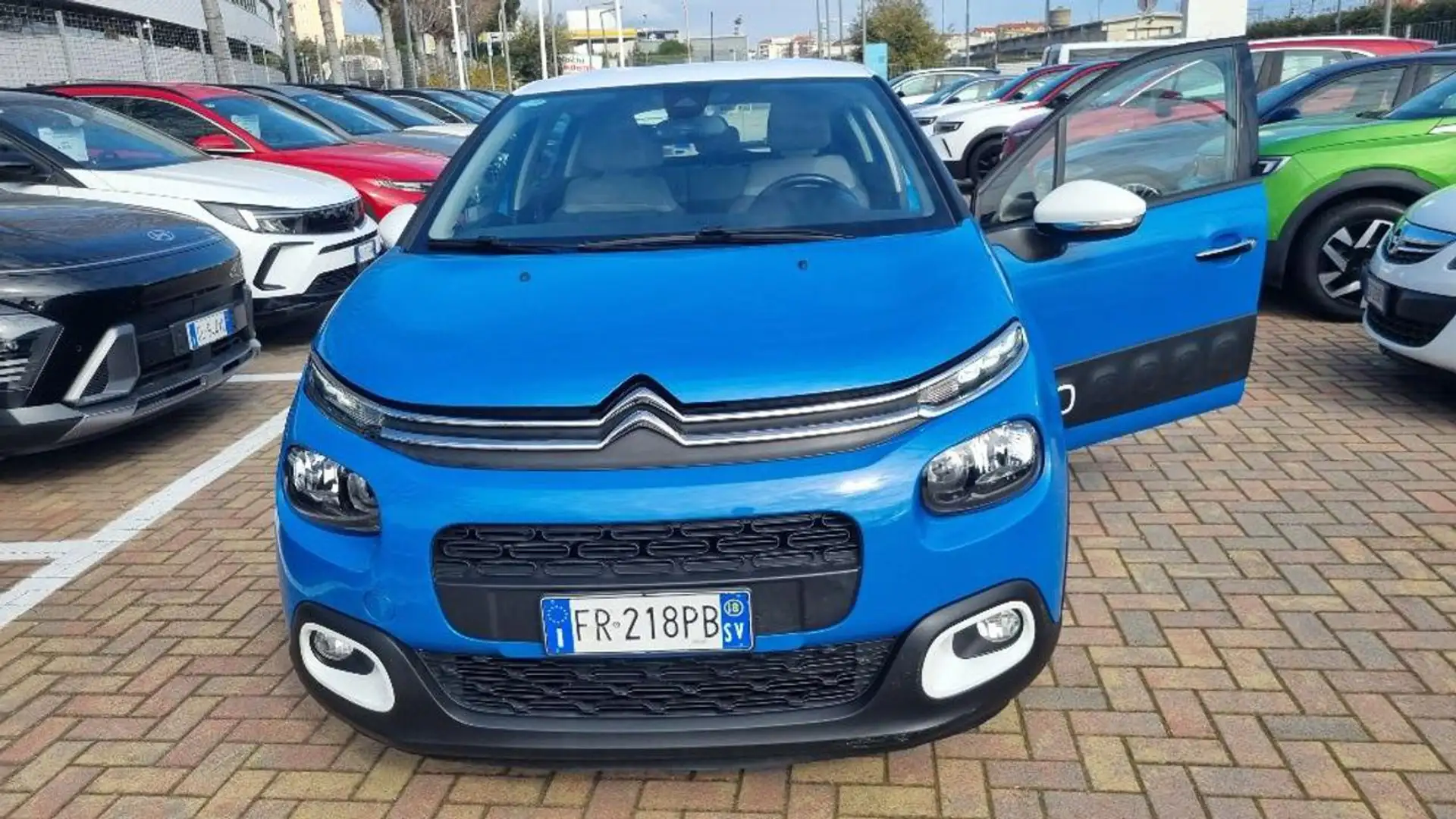 Citroen C3 PureTech 82 Feel Blau - 1
