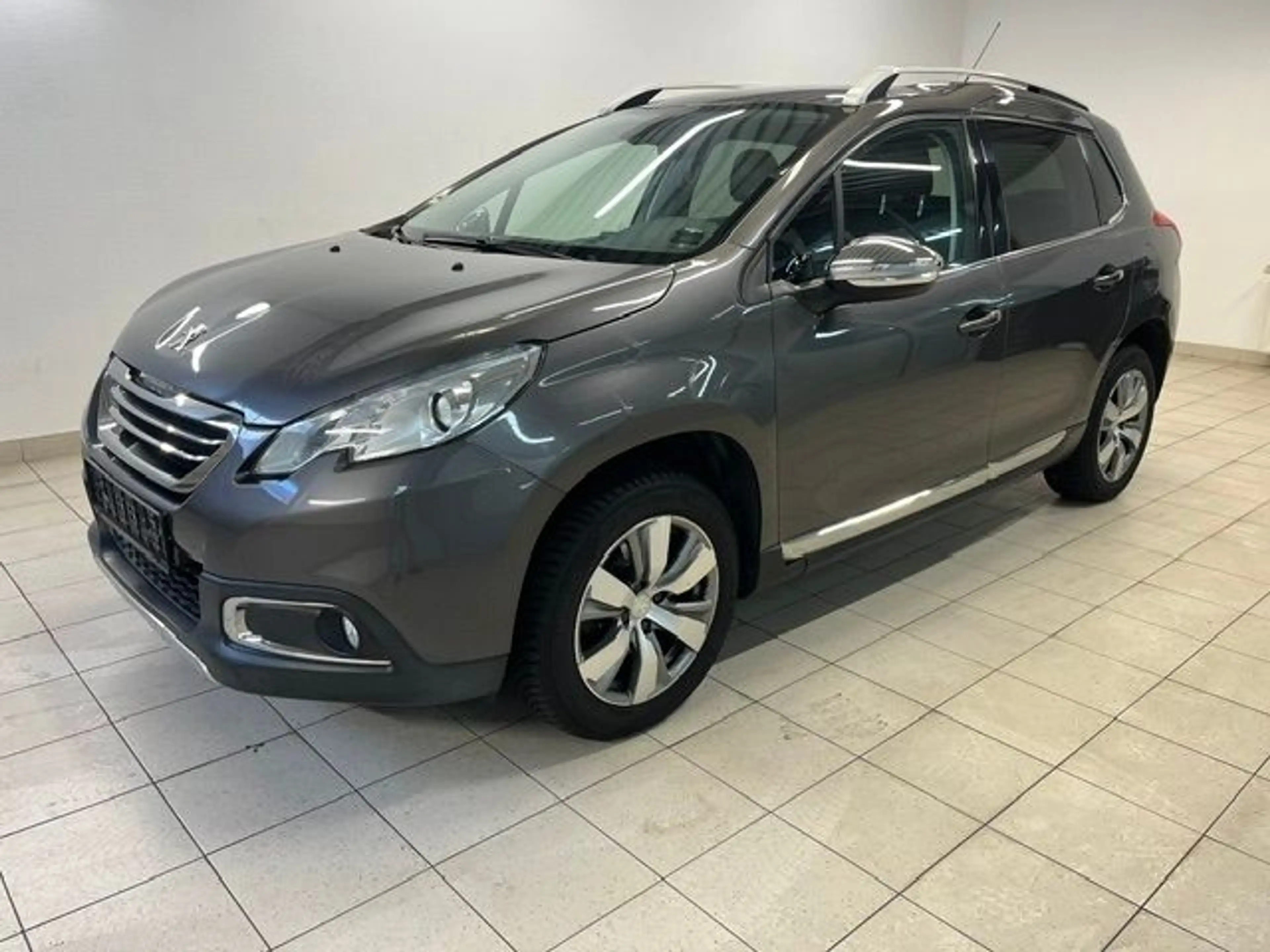 Peugeot 2008 1.2 PureTech 110 Allure+Navi+KlimaAT — photo 2
