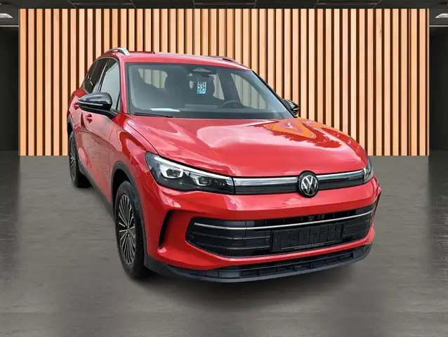 Volkswagen Tiguan view 22