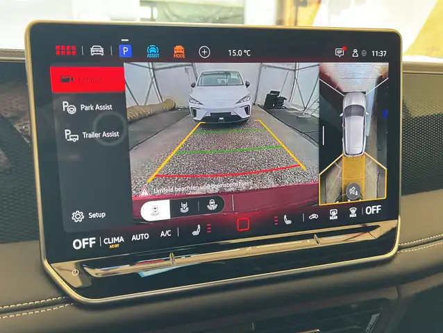Volkswagen Tiguan view 12