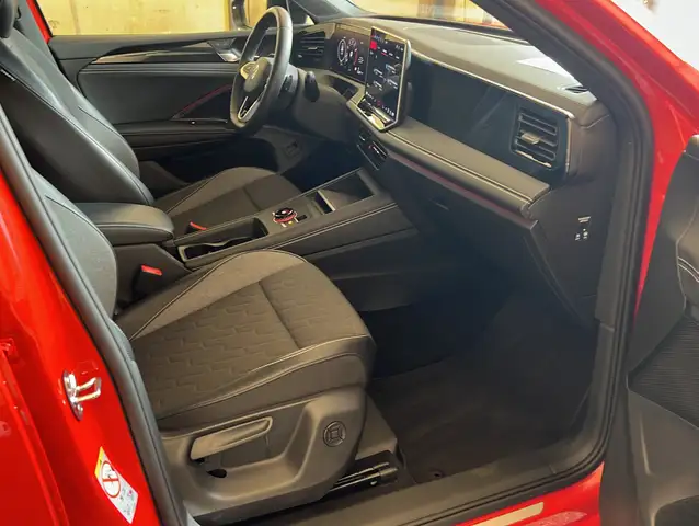 Volkswagen Tiguan view 20