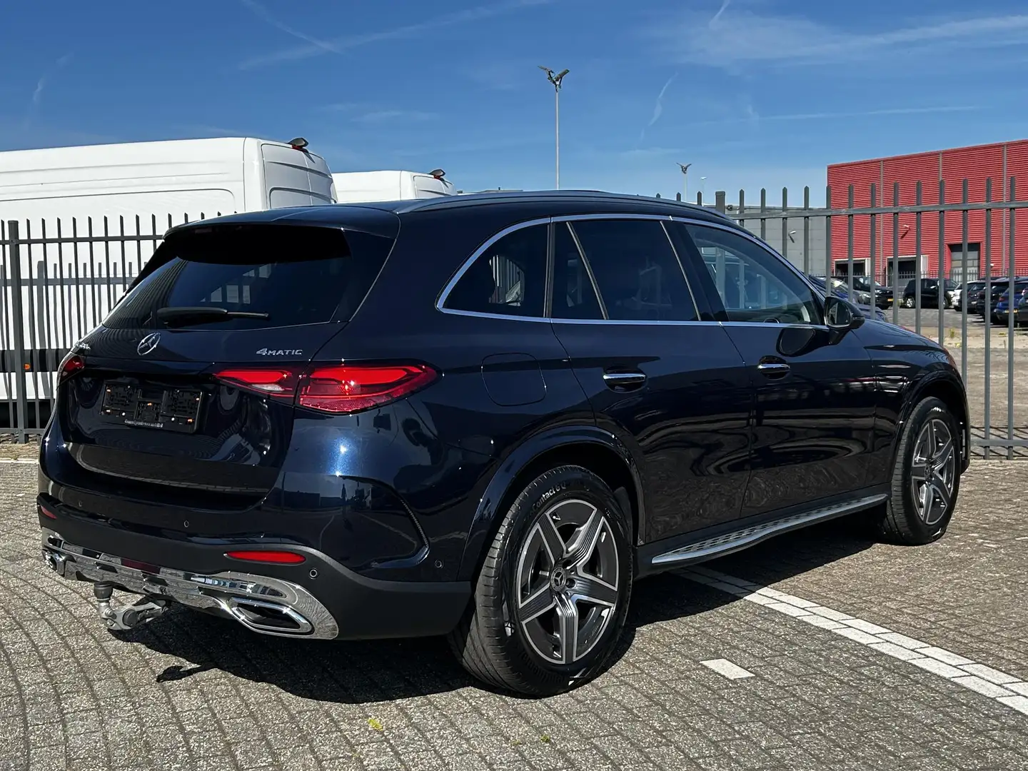 Mercedes-Benz GLC 400 400e 4MATIC AMG Line | Trekhaak | Burmester | Pano Blauw - 2