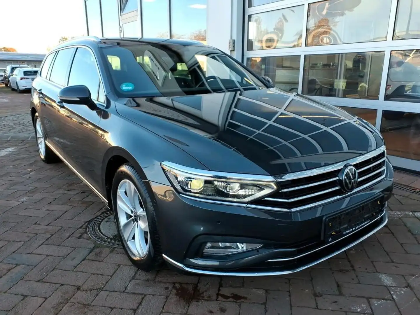 Volkswagen Passat Variant Elegance 2.0TDI DSG Navi SHZ ACC Gris - 2