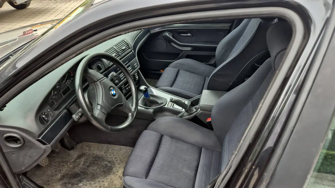 BMW 523i touring, foto 2