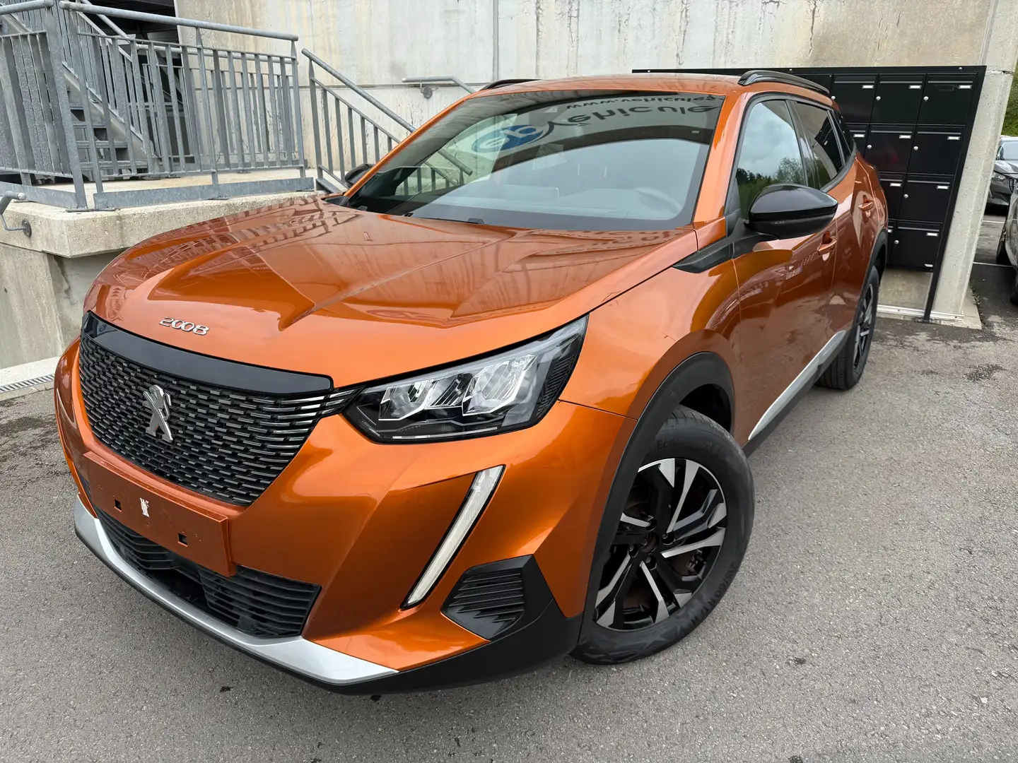 Peugeot 2008 2008 PureTech 100 ALLURE Orange - 1