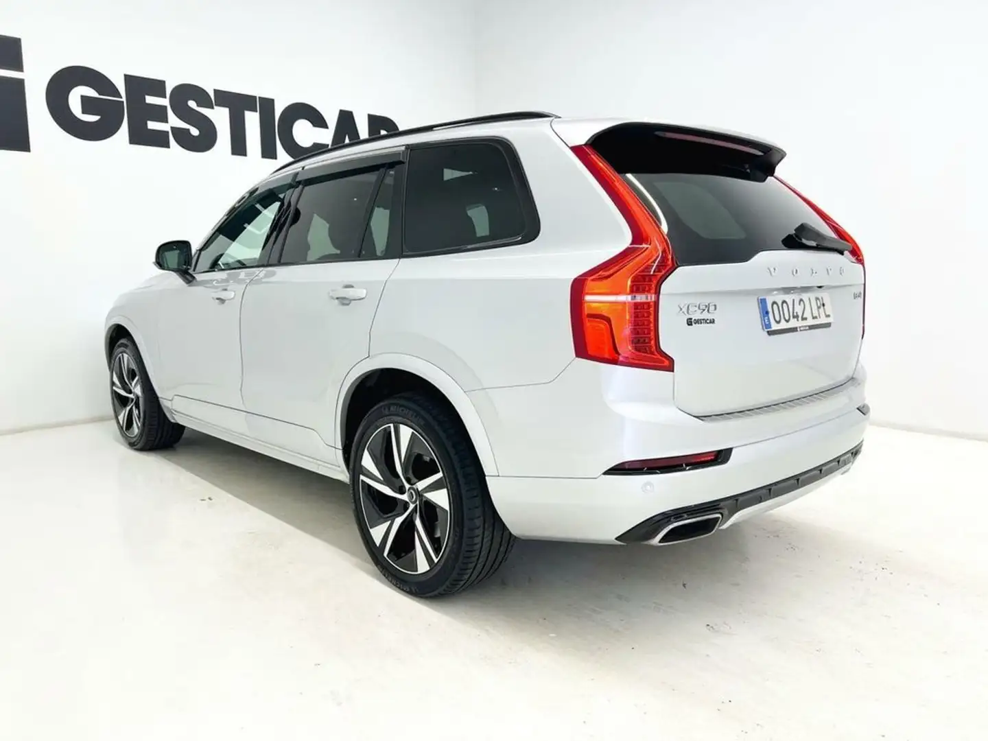 Volvo XC90 B5 R DESIGN AWD 235CV Gris - 2