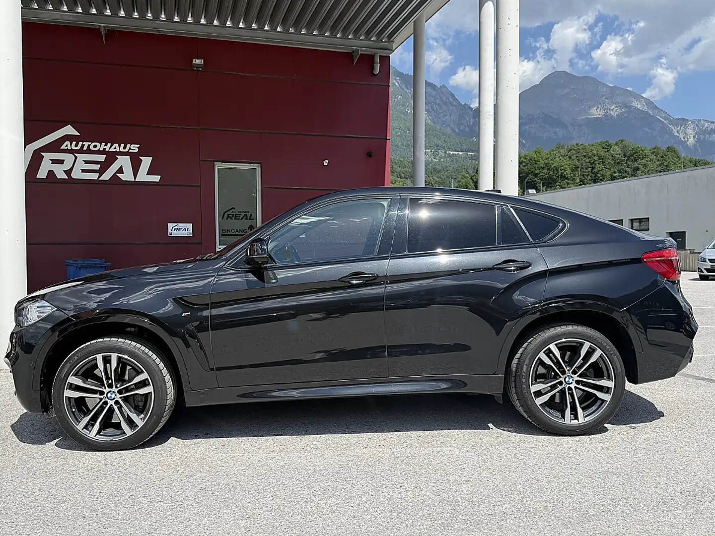 BMW X6 M 50d M-Paket Schwarz - 2
