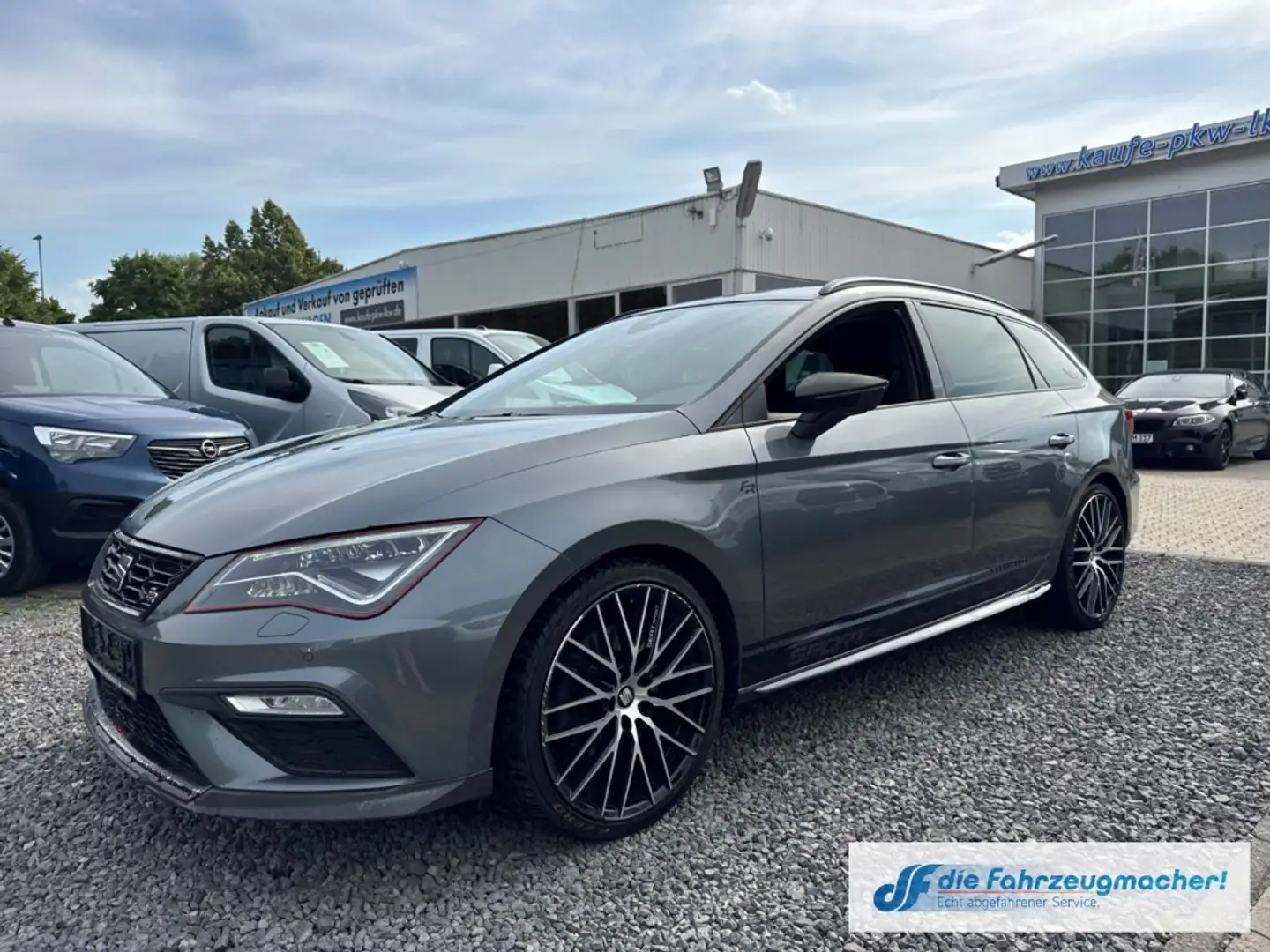 SEAT Leon ST FR 2.0 TDI Sportpaket Navi  Soundsystem  *EXPOR Grijs - 2