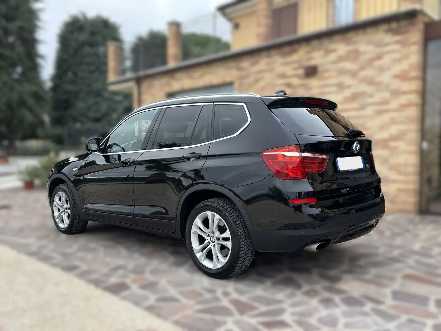 BMW X3 X3 xdrive20d Business Advantage aut. Czarny - 2
