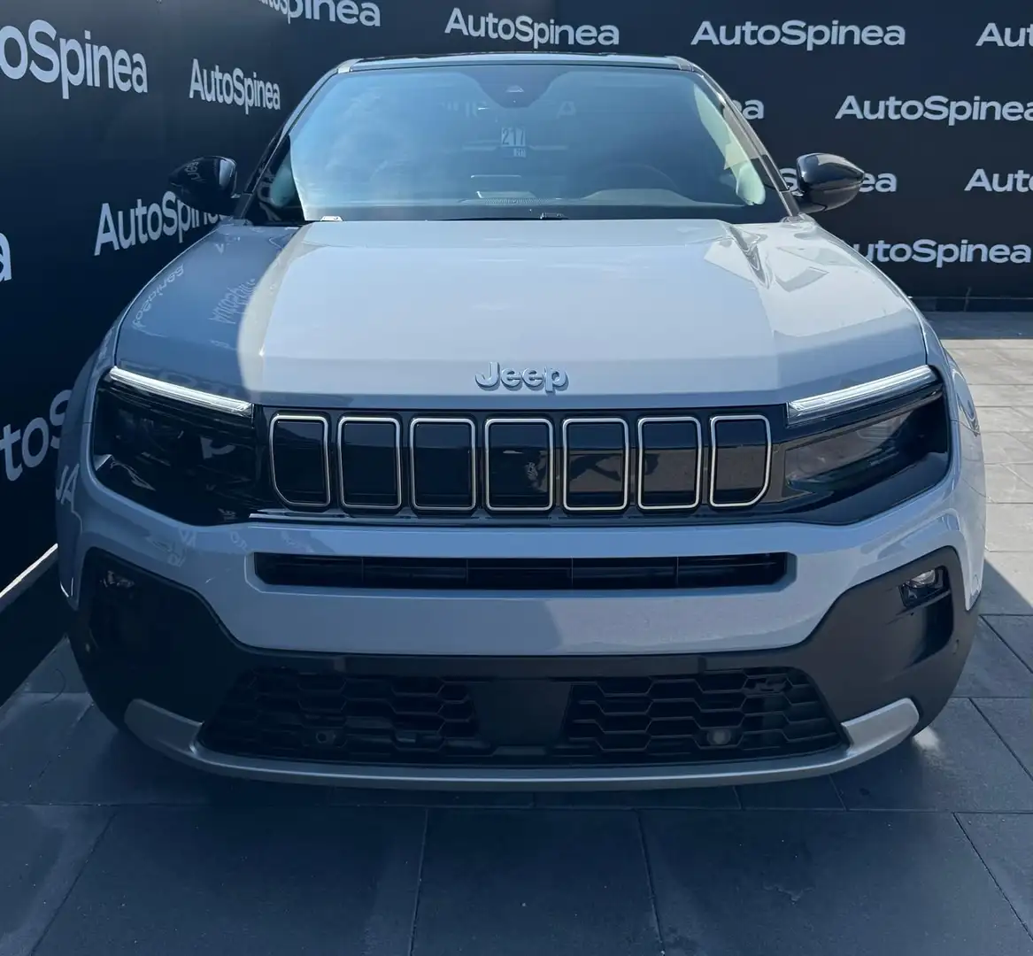 Jeep Avenger 1.2 Turbo 110 CV MHEV Summit Grijs - 2