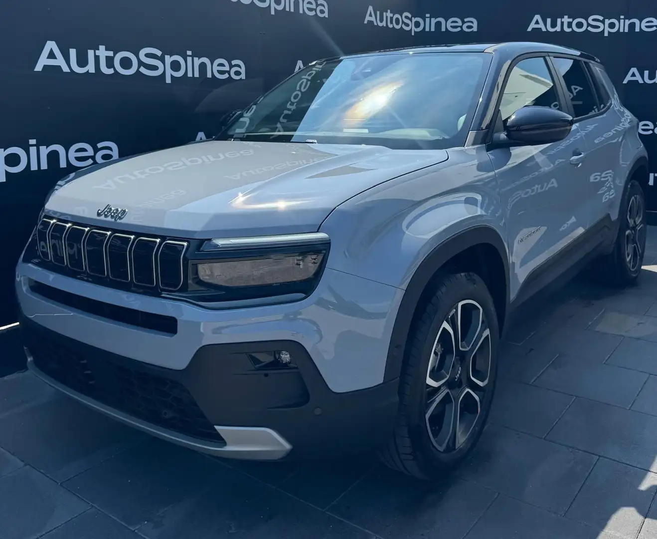 Jeep Avenger 1.2 Turbo 110 CV MHEV Summit Grijs - 1