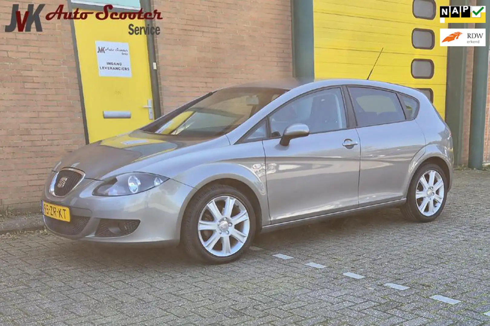 SEAT Leon 1.4 TSI Streetstyle Airco! Carplay! nette Auto! Grijs - 1