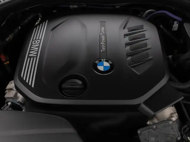 BMW 3 Series view 15