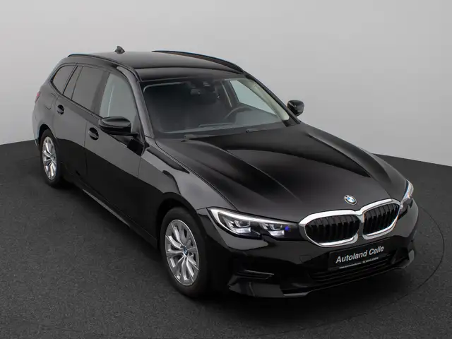 BMW 3 Series view 3