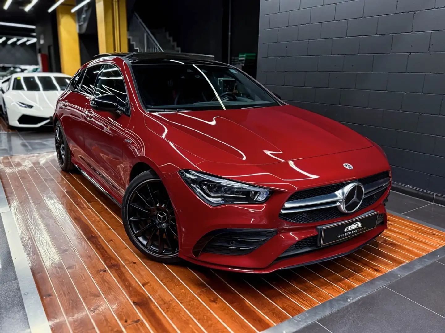 Mercedes-Benz CLA 45 AMG Shooting Brake 35 4Matic+ 7G-DCT Roşu - 1