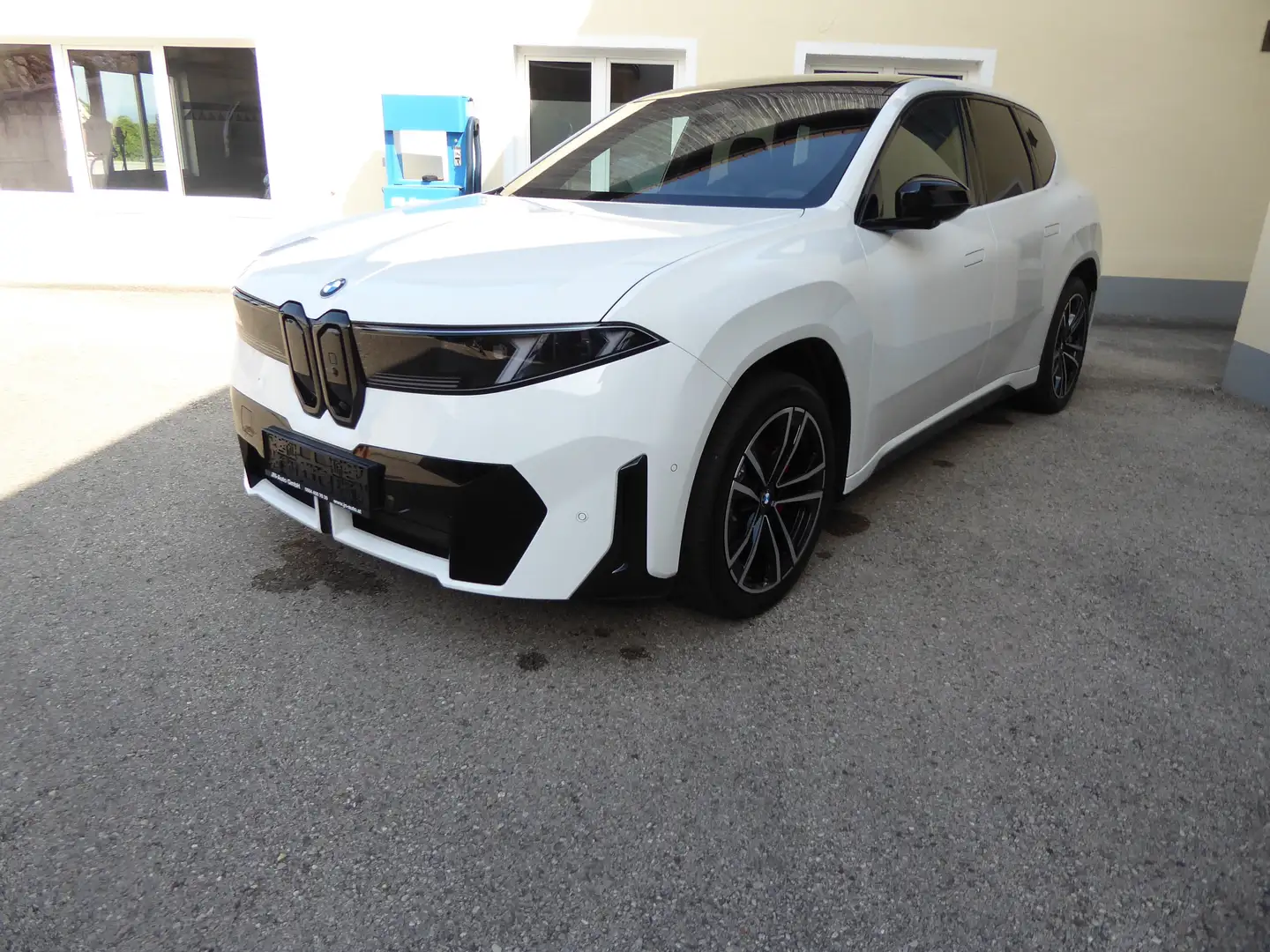 BMW iX3 50 xDrive M Sport Pro Paket Weiß - 1