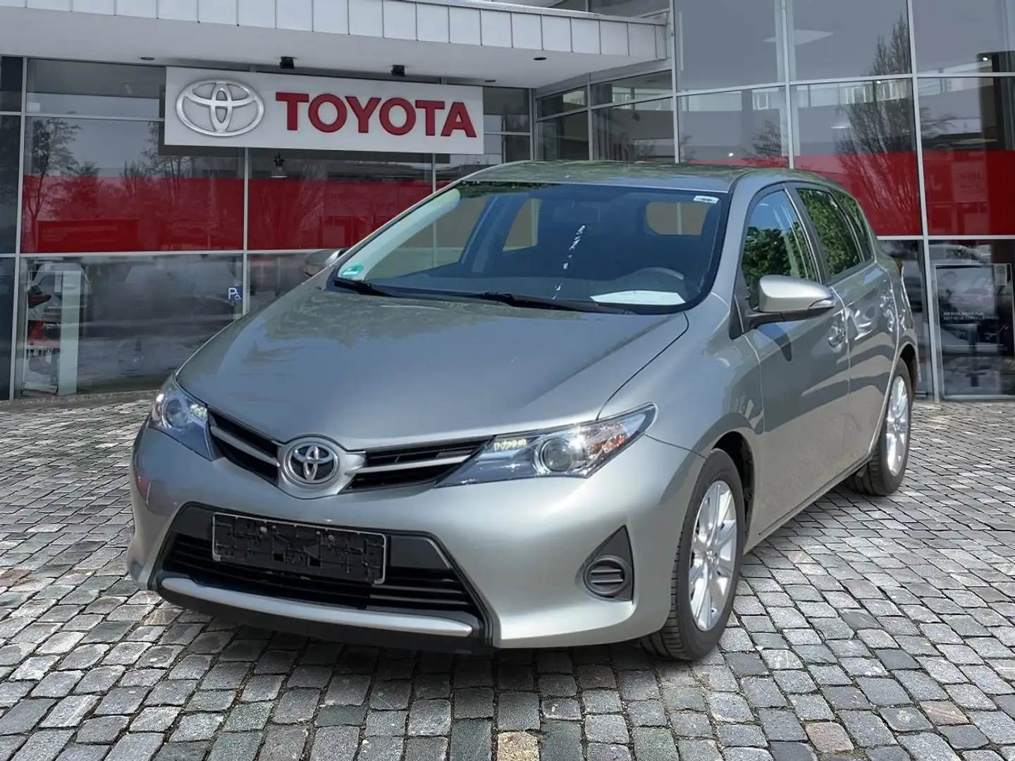 Toyota Auris 1.33 Cool KlimaA SoundSys Silber - 1