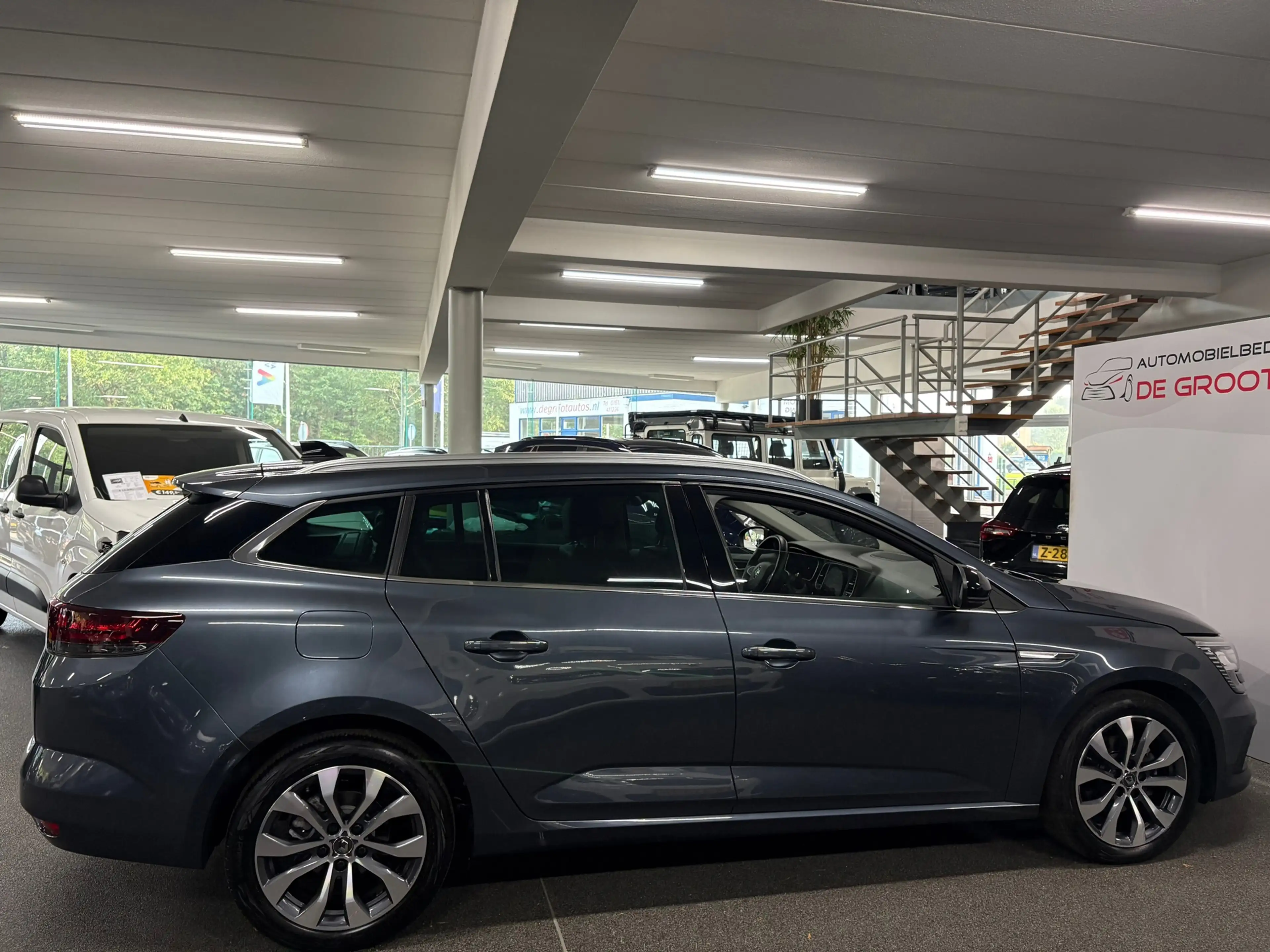 Renault Megane Estate 1.3 TCe 140 Techno/ NL auto/ Achteruitrijca — photo 6