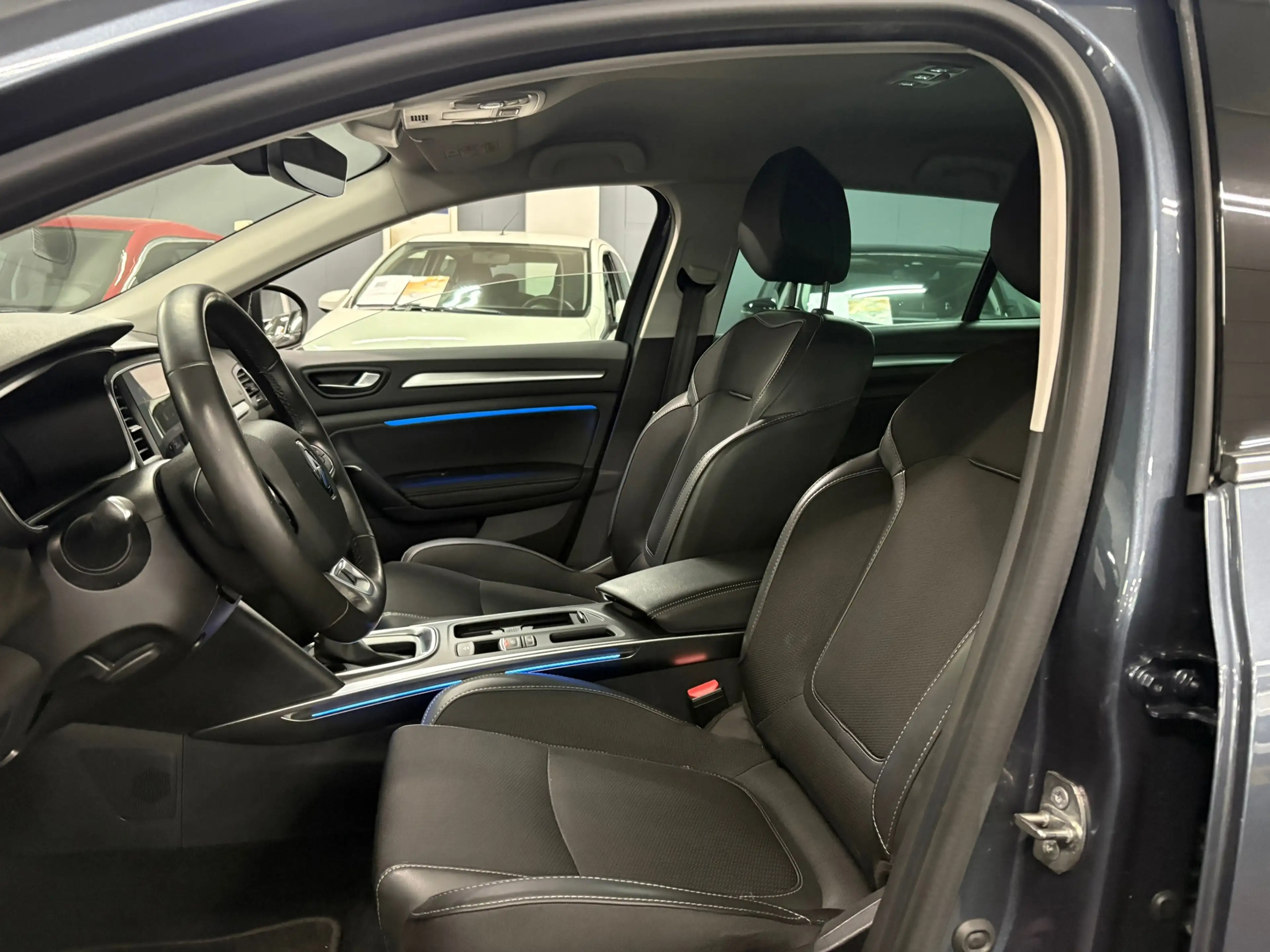 Renault Megane Estate 1.3 TCe 140 Techno/ NL auto/ Achteruitrijca — photo 9