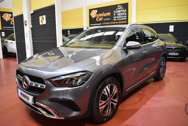 Mercedes-Benz GLA 200 200d 8G-DCT