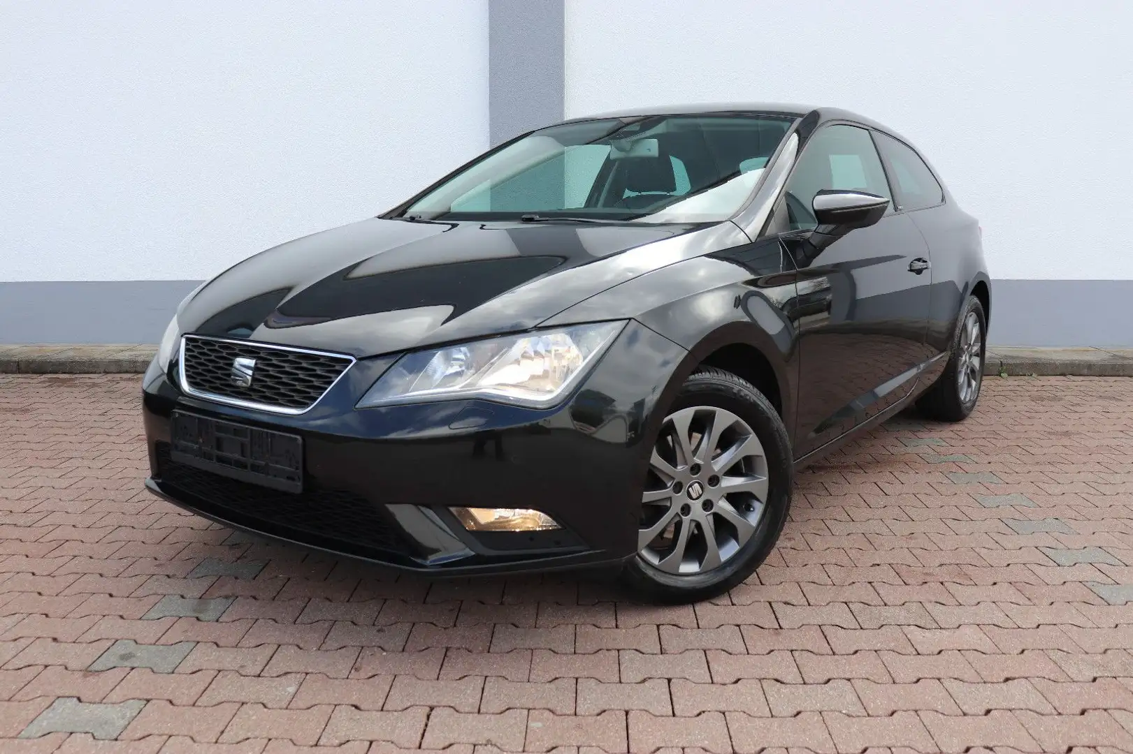 SEAT Leon SC 1.4TSI I-TECH*KLIMAAUT.SPORTSITZE*SHZ*PDC*MULTI Schwarz - 1