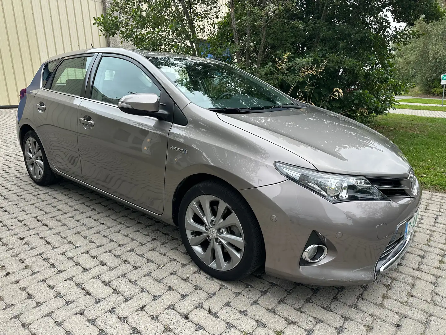 Toyota Auris Auris HEV 1.8i HSD Lounge CVT - 1