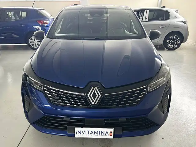 Renault Clio view 2