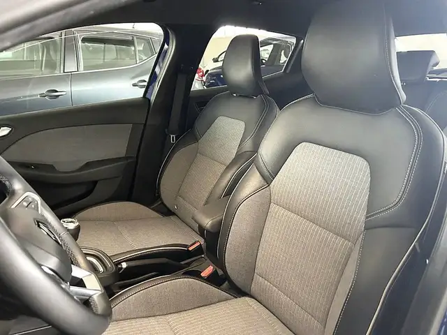 Renault Clio view 8