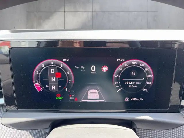 Volkswagen T-Roc view 10