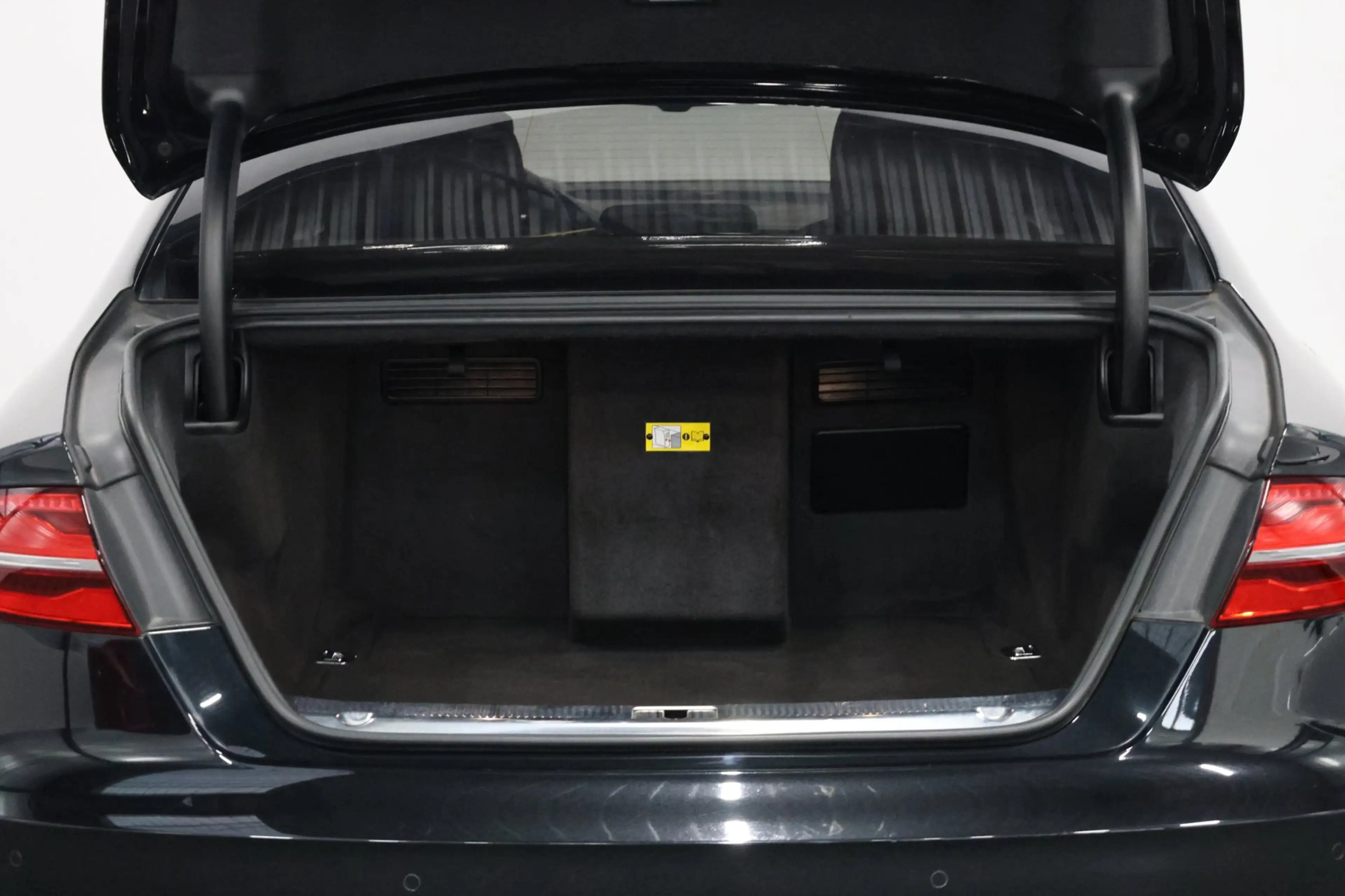 Audi S8 4.0 TFSI quattro KERAMISCH/NACHTZICHT/LUCHTV/SOFTC — photo 28