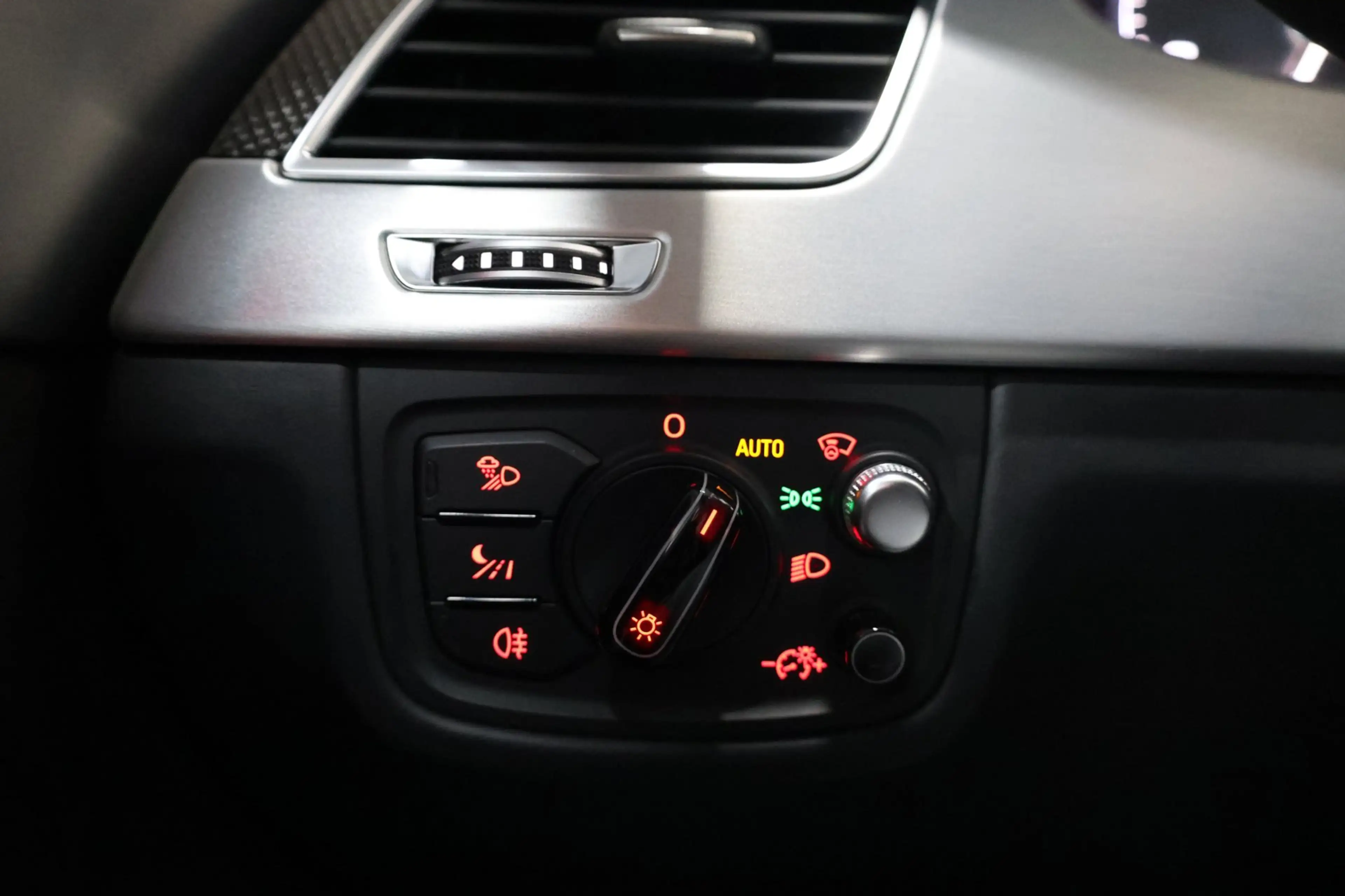 Audi S8 4.0 TFSI quattro KERAMISCH/NACHTZICHT/LUCHTV/SOFTC — photo 20