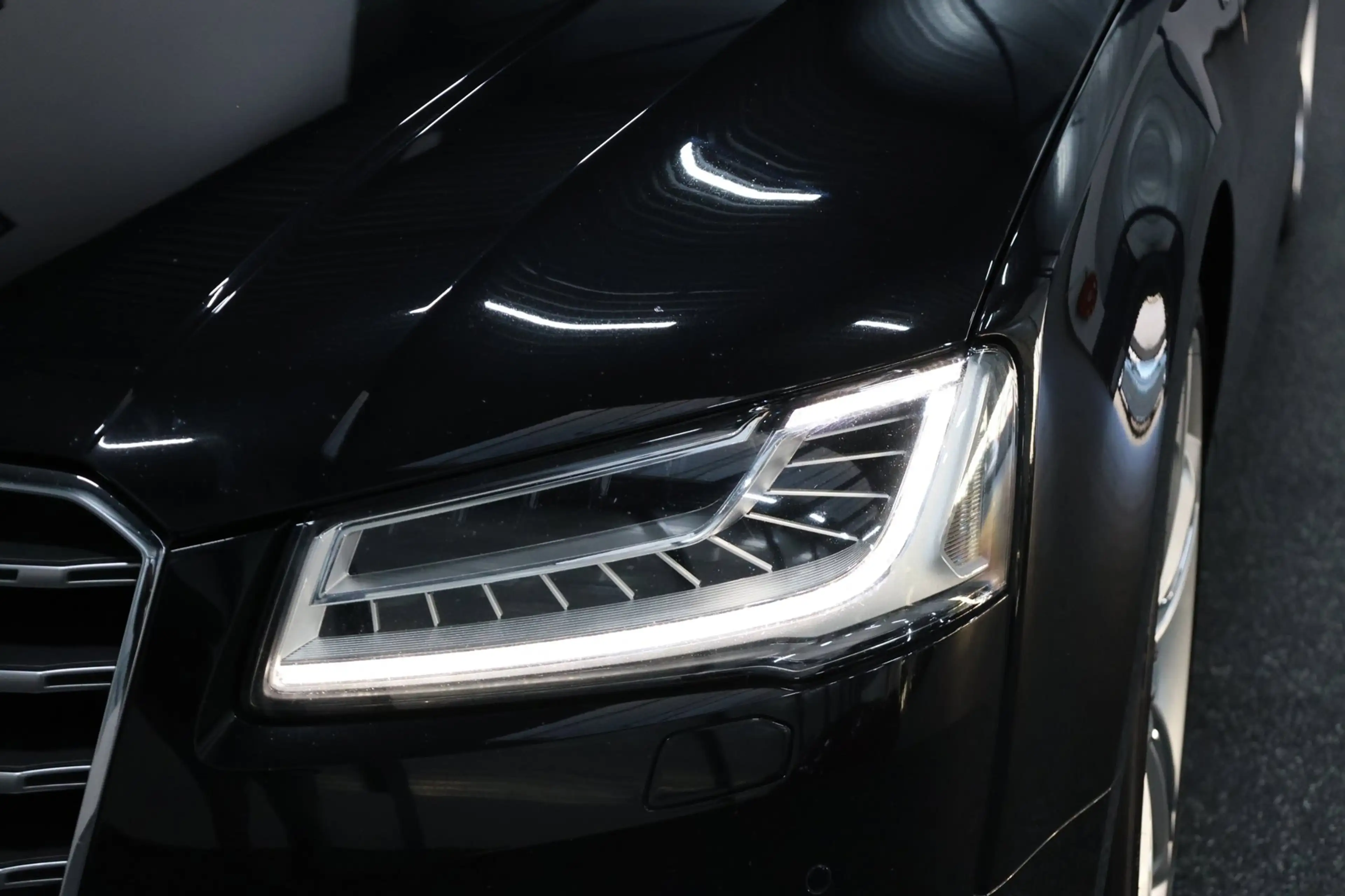 Audi S8 4.0 TFSI quattro KERAMISCH/NACHTZICHT/LUCHTV/SOFTC — photo 25