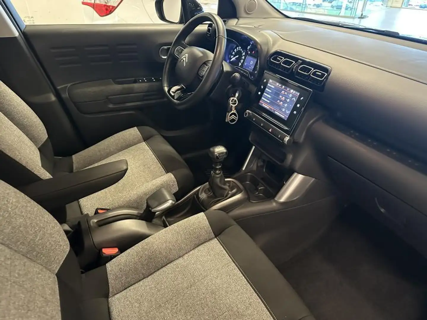 Citroen C3 Aircross ORIGINS 1.2 BENZINE 110 MAN 6 Grau - 2