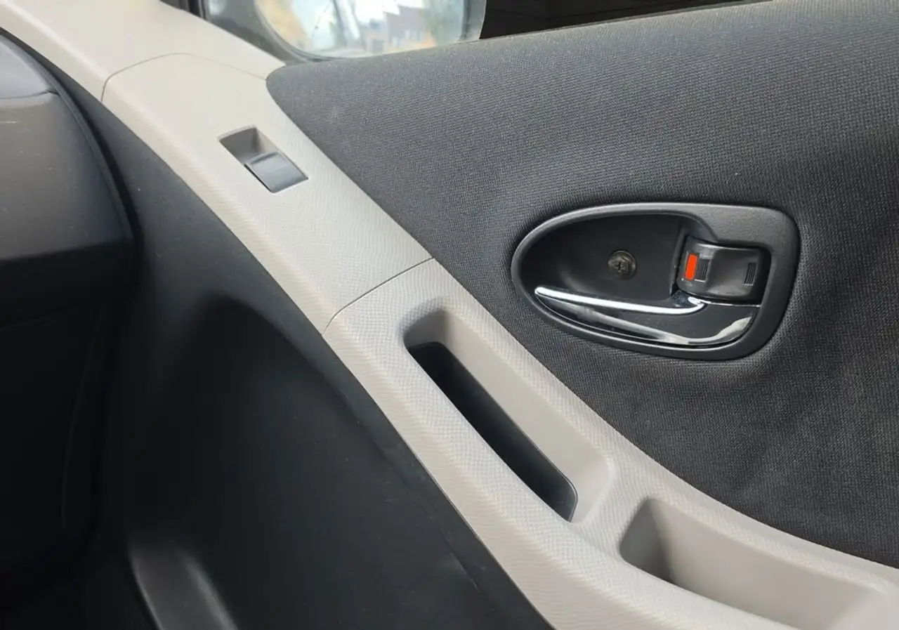 Toyota Yaris Yaris — photo 17