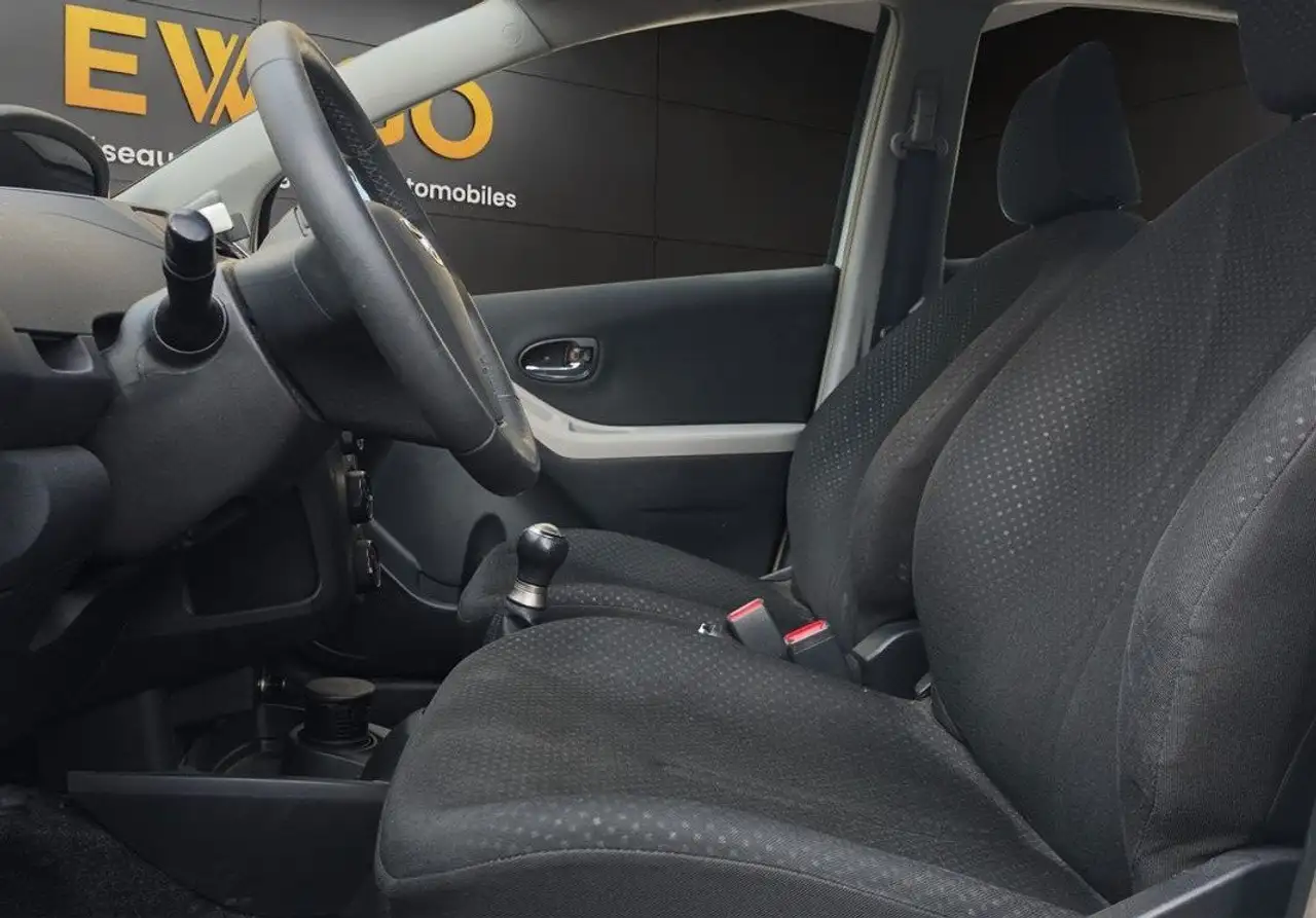 Toyota Yaris Yaris — photo 5