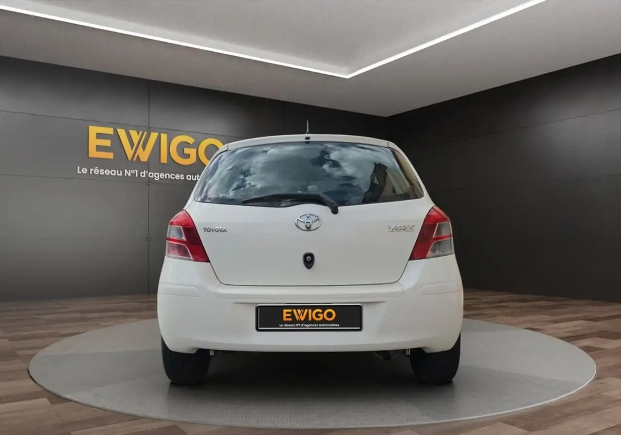 Toyota Yaris Yaris — photo 9