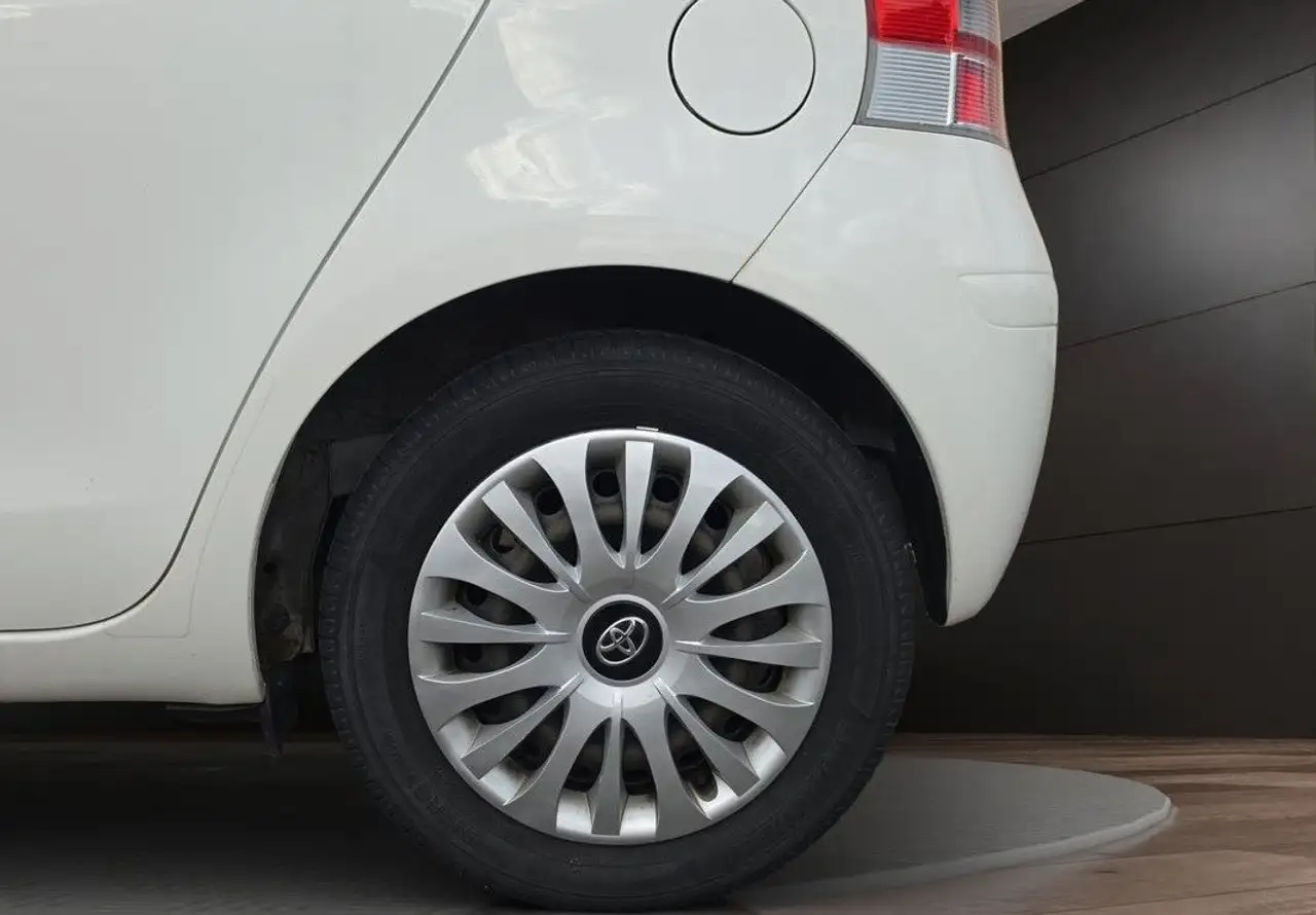 Toyota Yaris Yaris — photo 22