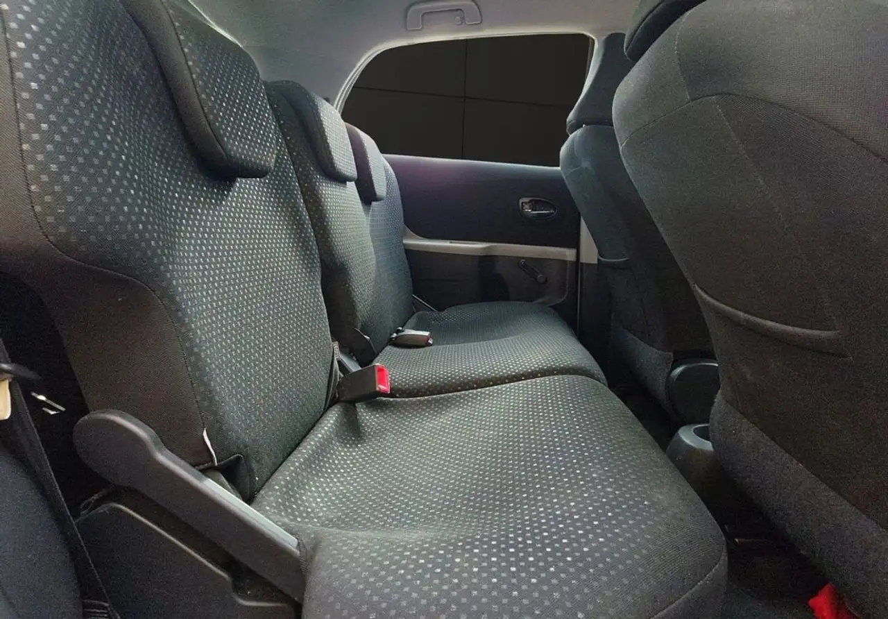Toyota Yaris Yaris — photo 11