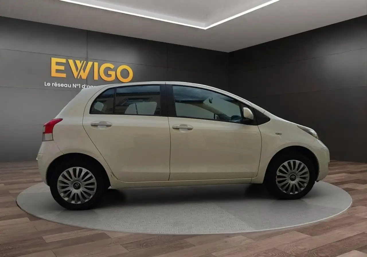 Toyota Yaris Yaris — photo 18