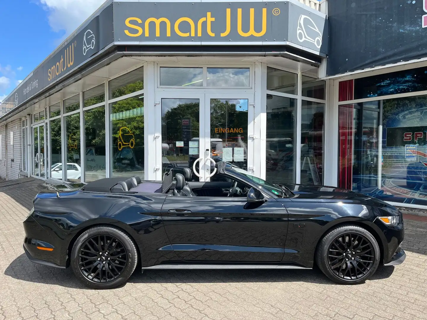 Ford Mustang GT Convertible Schalter super Pfelegezustand Schwarz - 1