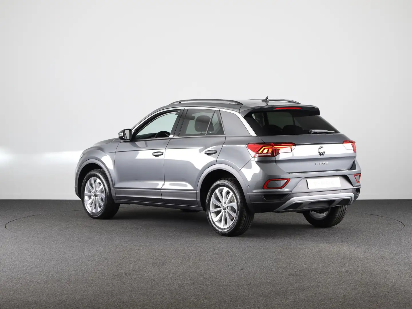 Volkswagen T-Roc Life Edition 1.5 110 kW / 150 pk TSI SUV 7 versn. Grijs - 2