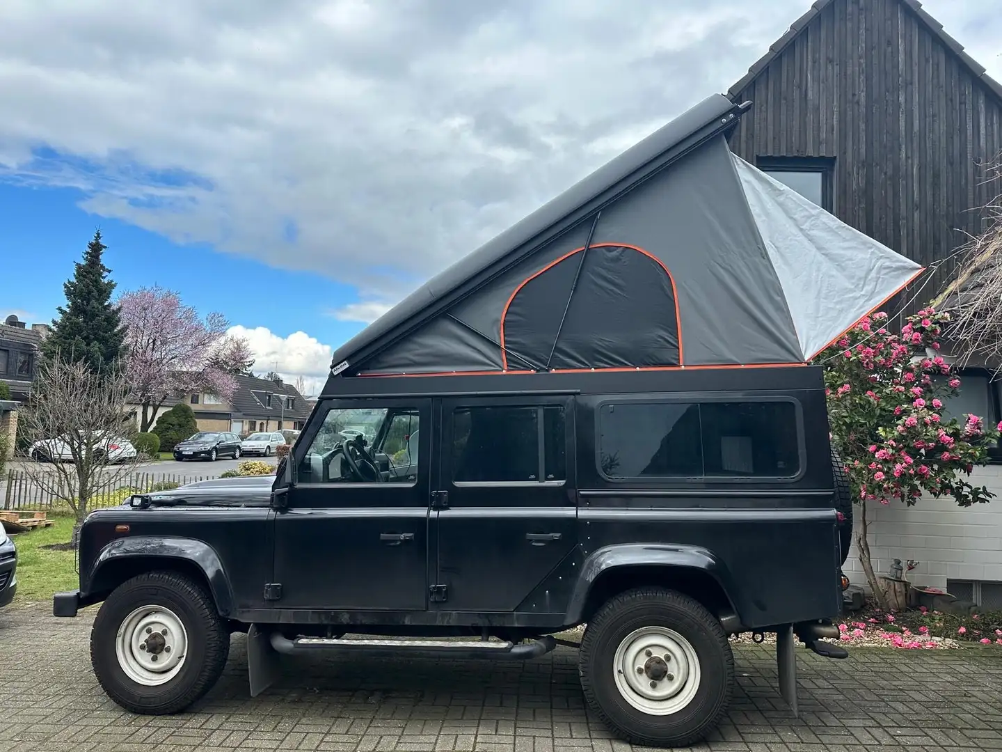 Land Rover Defender 110 Station Wagon E - 1
