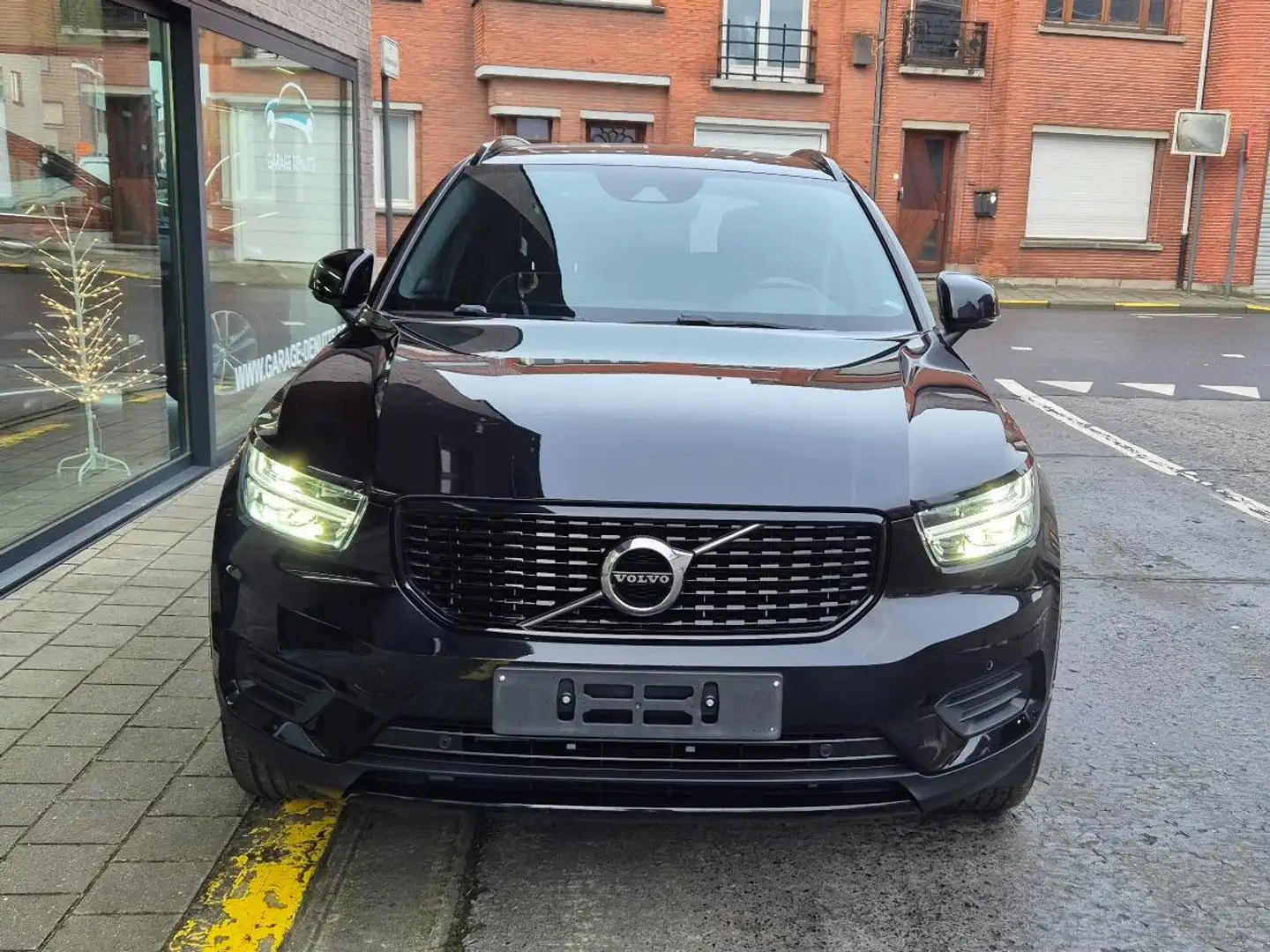 Volvo XC40 T3 R-Design Geartronic Negro - 2