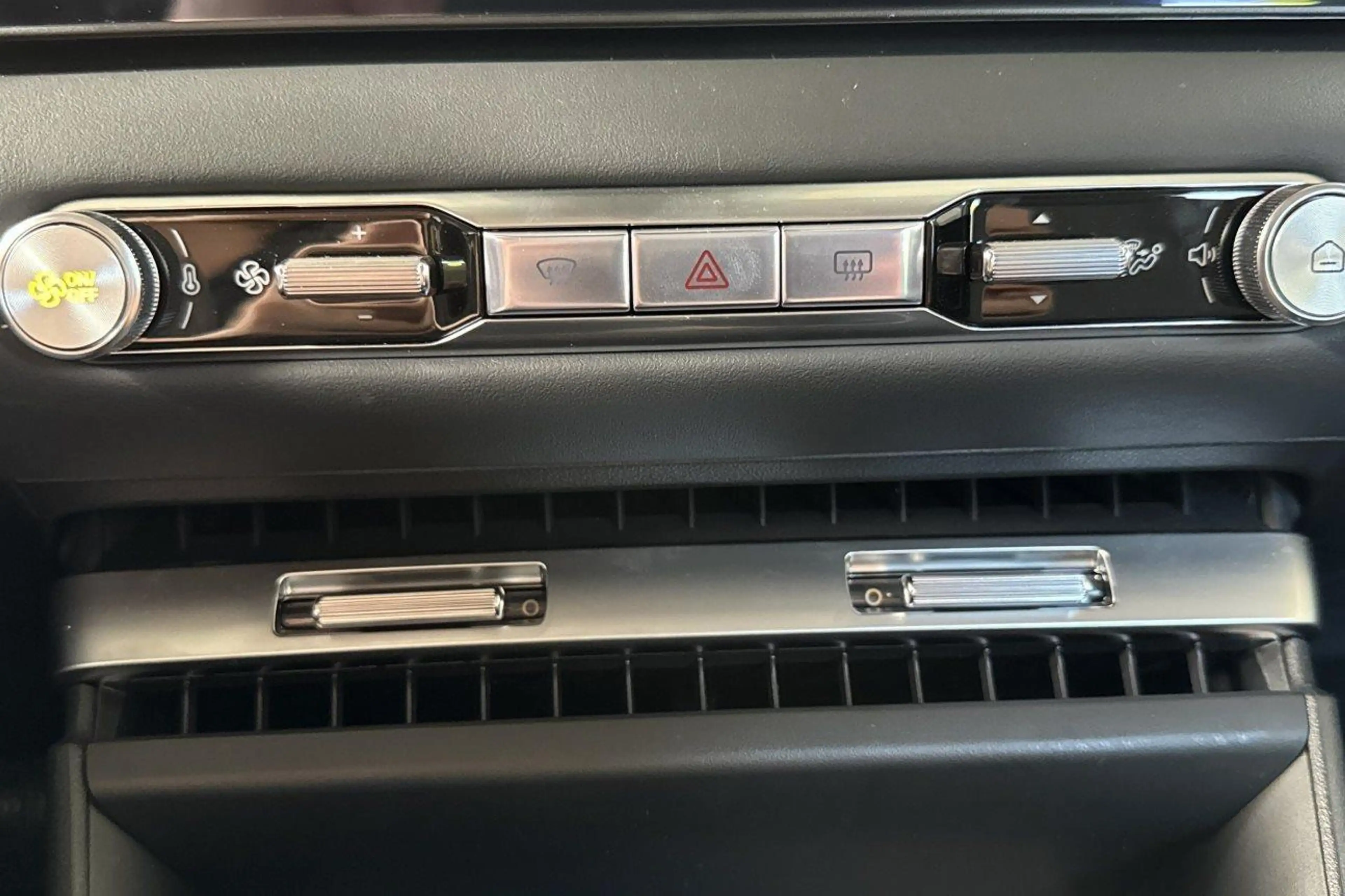 MG MG4 URBAN EV COMFORT 43 kWh — photo 15