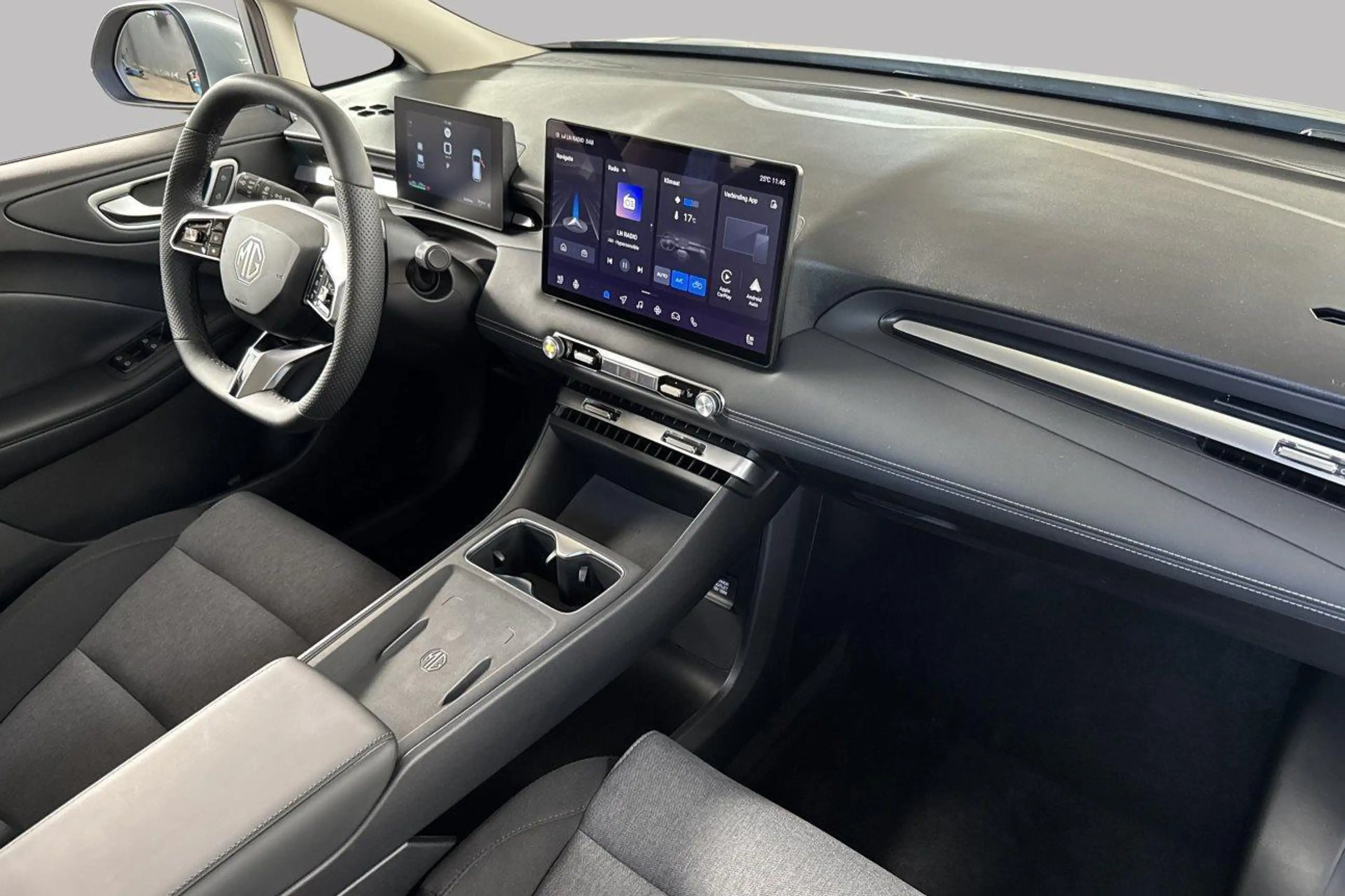 MG MG4 URBAN EV COMFORT 43 kWh — photo 2