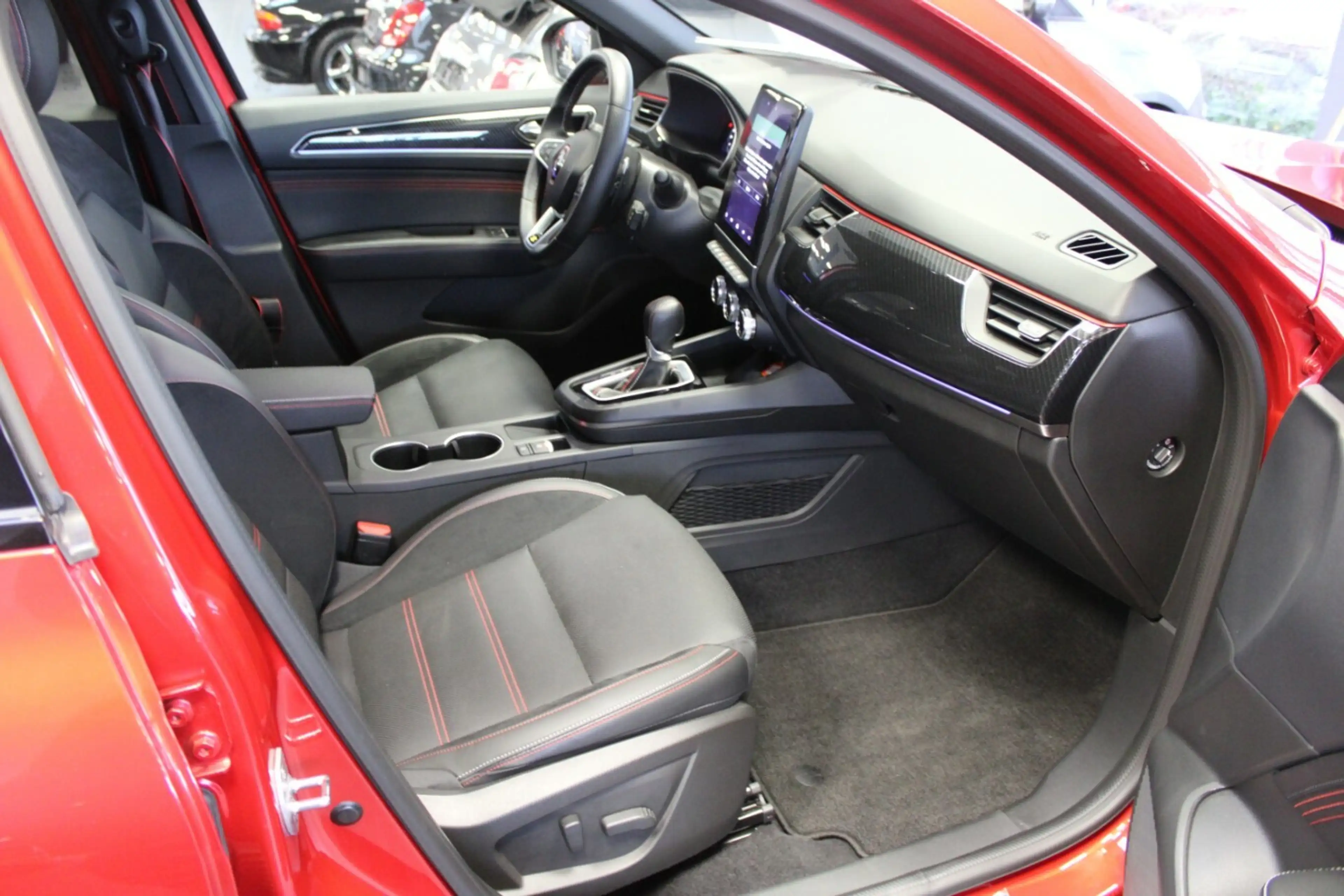 Renault Arkana TCe RS Line 160 EDC — photo 9