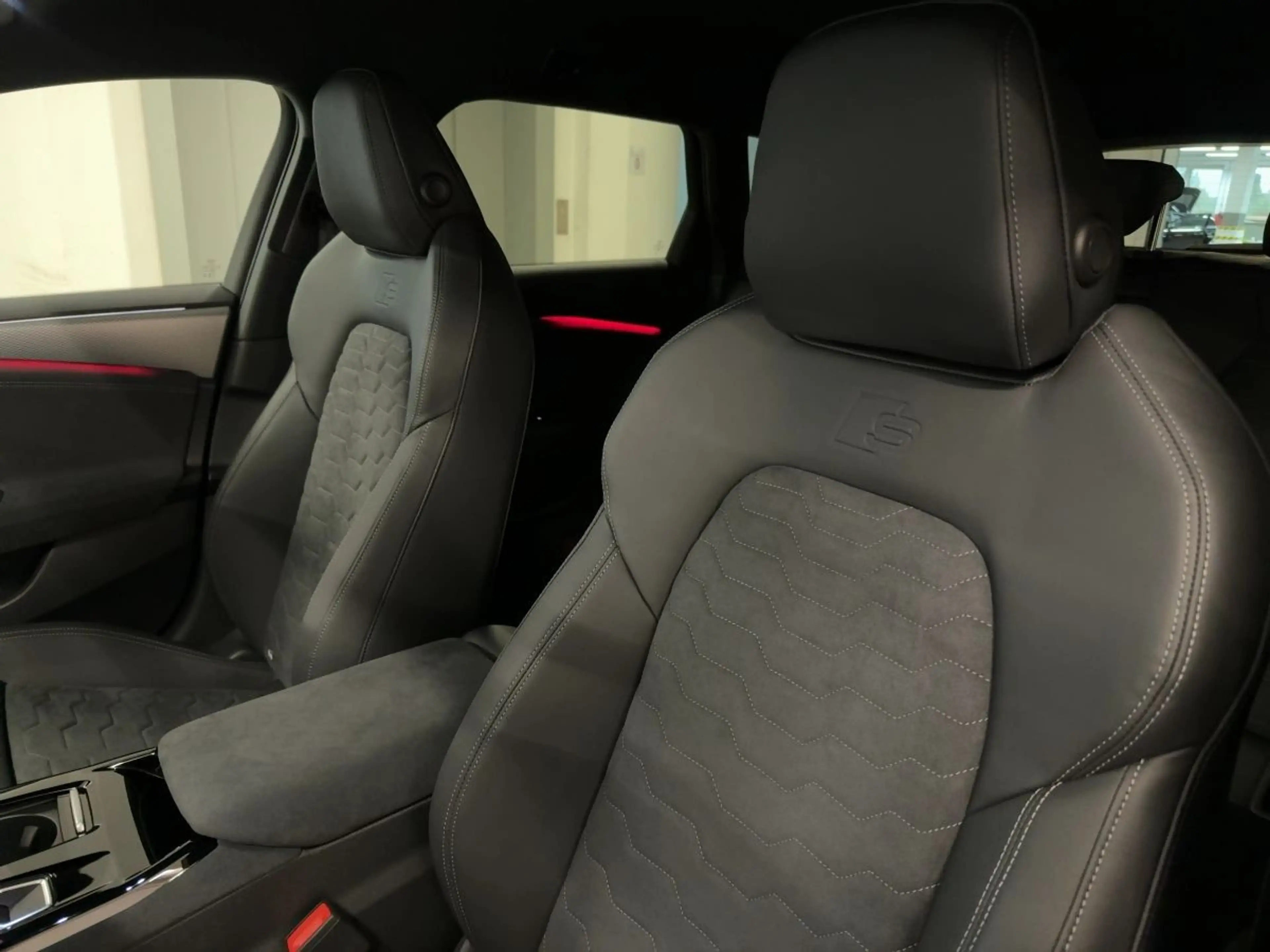 Audi A6 e-tron quattro 315 kW — photo 17