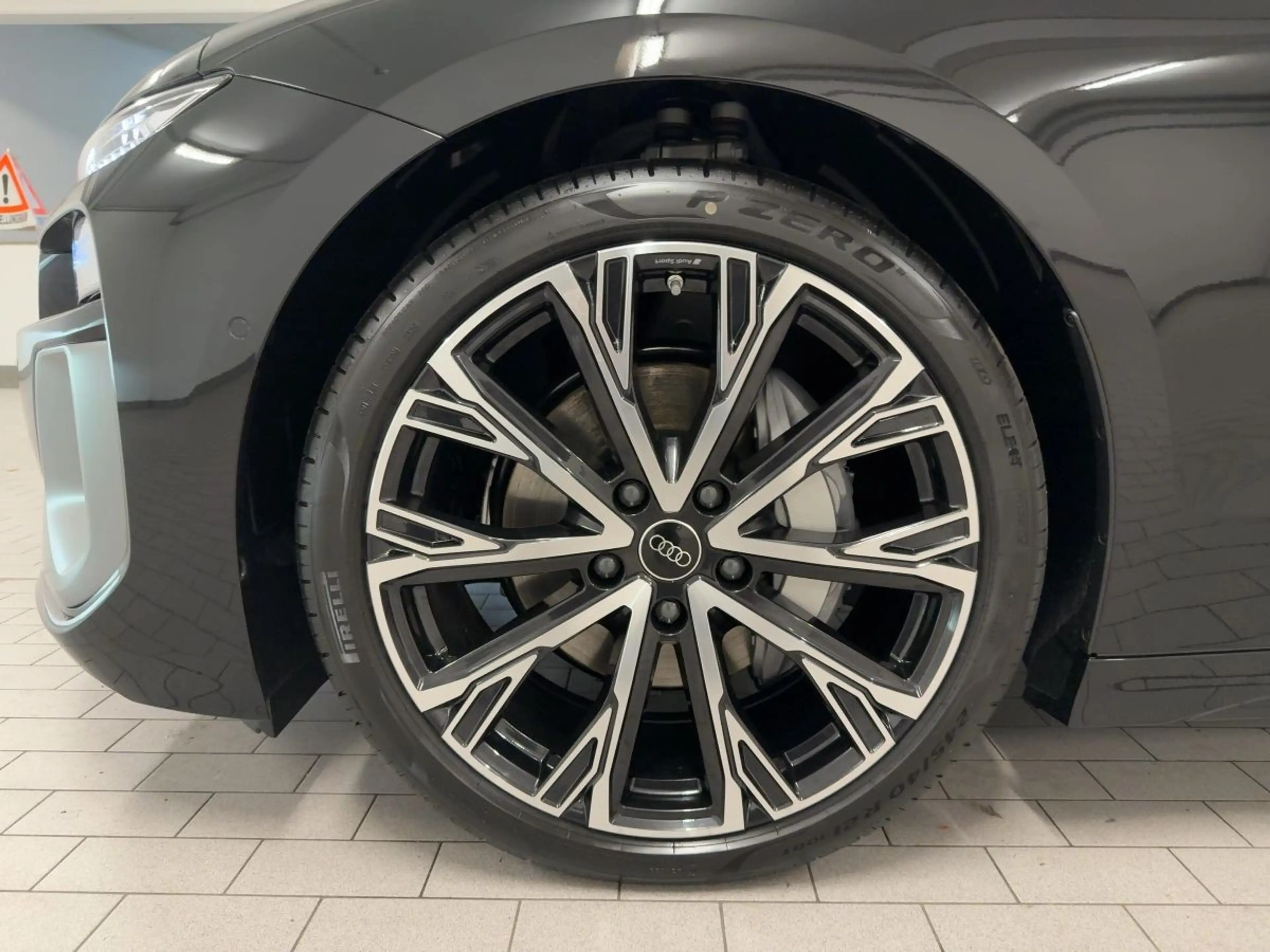 Audi A6 e-tron quattro 315 kW — photo 12
